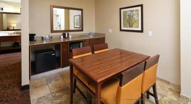 Люкс c 1 комнатой Hampton Inn & Suites Tucson Mall