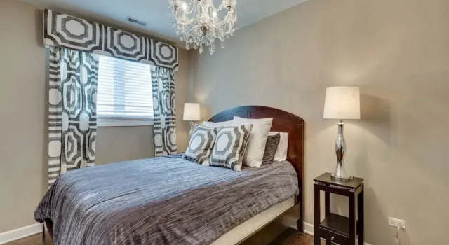 3 BR 3 BTH - UIC, Med Dist & Down Town + Garage by AllSet Turnover, Rezervovat Apartmán Chicago Chicago