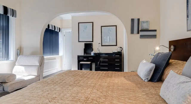 Люкс Superior с балконом Park Manor Hotel