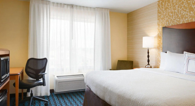 Двухместный номер Standard Fairfield Inn & Suites by Marriott Weirton