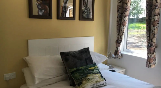 Squirrel Lodge 41 with Hot Tub, Newton Stewart, Book Hotel Minnigaff Scotland