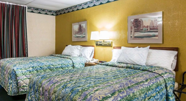 Четырёхместный номер Standard Rodeway Inn Gadsden - Attalla