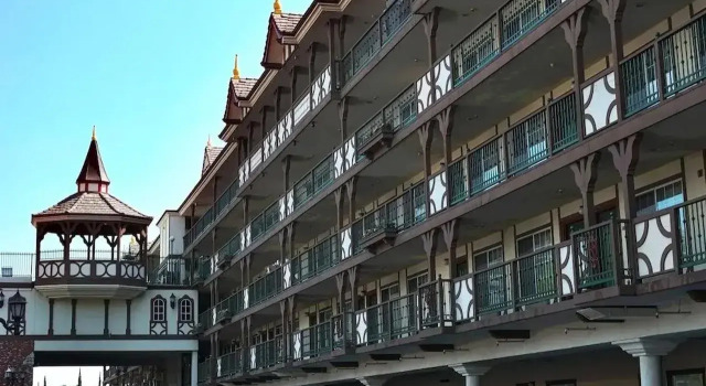 Anaheim Camelot Inn & Suites