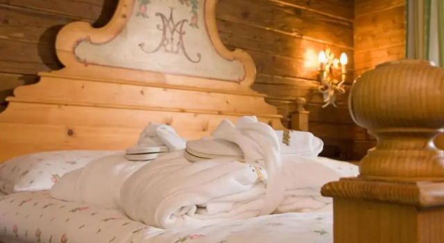 Полулюкс Hotel Alexander