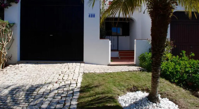 3 Bed Holiday Home Lakeside Village Quinta Do Lago, Rezervovat Hotel Hotely v Sotavento s parkováním, Parkování