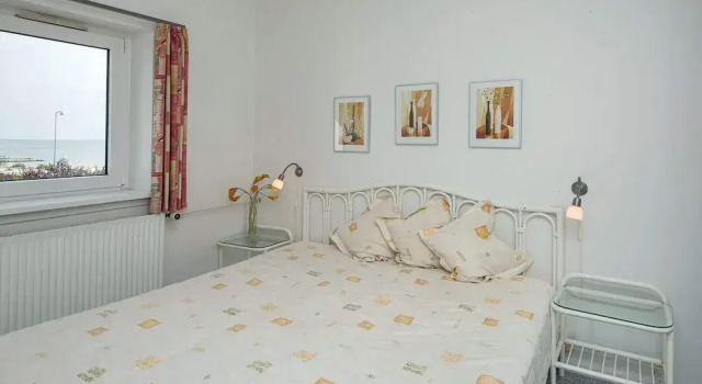 6 Person Holiday Home on a Holiday Park in Hejls