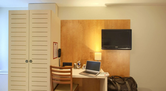 Трёхместный номер Standard Kyriad Libourne Saint Emilion