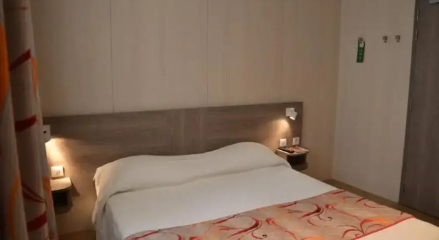 Номер Superior Brit Hotel Confort Le Revest Sainte-Maxime
