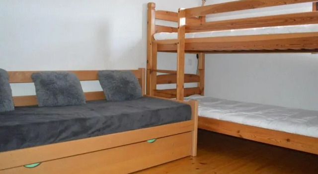 Chalet Les Angles, 3 pièces, 6 personnes - FR-1-593-40, Rezervasyon Şale Les Angles kır evleri, Küçük Ev