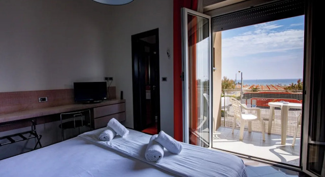 Двухместный номер Standard с балконом и с видом на море Hotel Derby