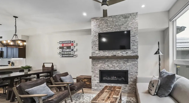 Номер Standard 58b 2br 3ba 2 Bedroom Townhouse by RedAwning