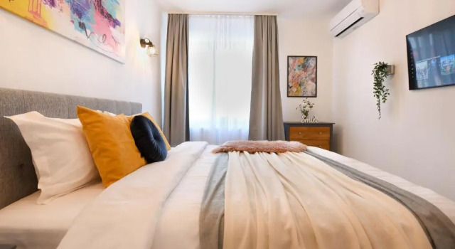 Апартаменты SUGAR RUSH - Modern 1BR Apt with Balcony