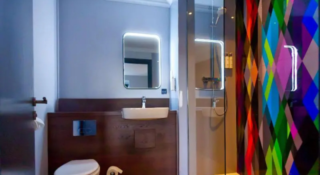 Двухместный клубный номер Standard Village Hotel Swansea