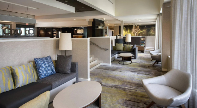 Courtyard Norwalk, Rezerwuj Hotel Hotele w New England z basenem, Basen