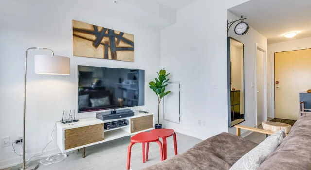 Amazing 1BR Luxury Condo Sleeps 3, Varaa Hotelli Toronto 