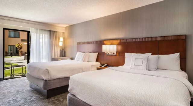 Четырёхместный номер Standard Sonesta Select Huntington Beach Fountain Valley
