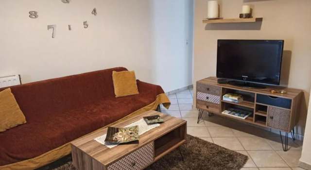 Kerkis View House, Забронировать Отель Карловаси 