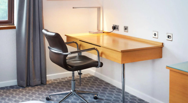 Номер Connecting Family Hilton London Watford