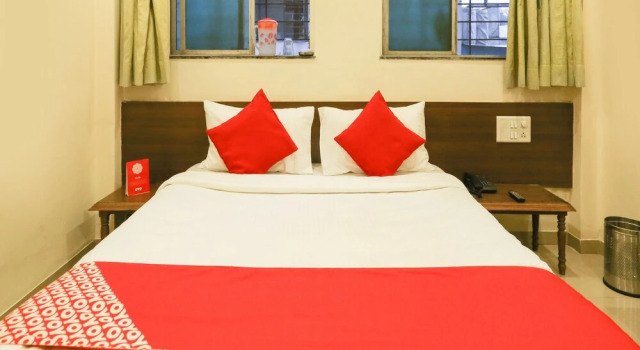 OYO 15090 Hotel Rajdeep