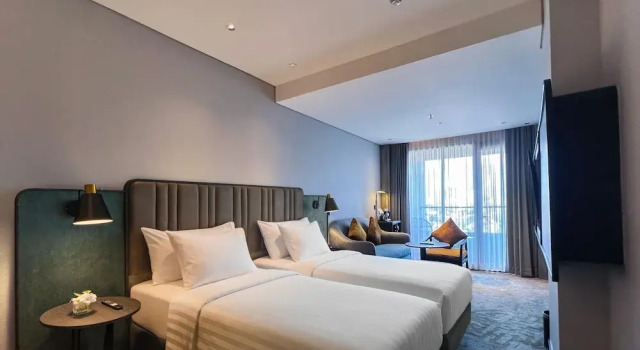 Luxus Doppel Zimmer mit Balkon Mercure Madiun