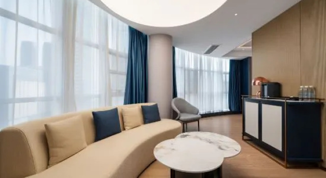 Люкс Luxury Yantai Tongpai Hotel