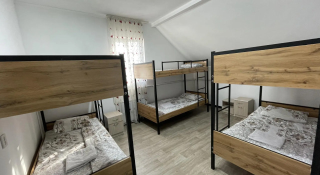 Кровать в общем номере Bishkek Backpackers (Бишкек Бэкпакерс)
