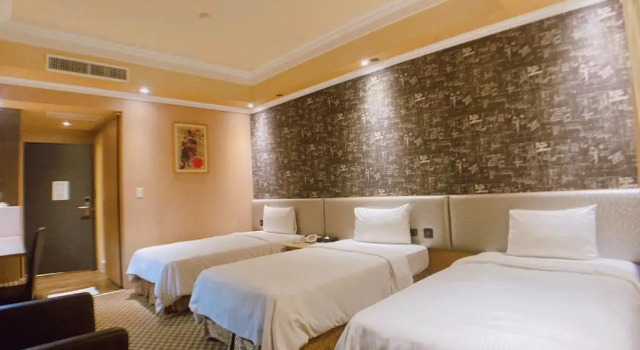 Трёхместный номер Standard All Fun Business Hotel
