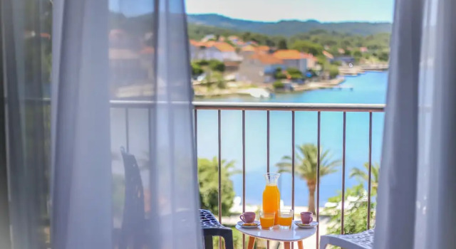 Двухместный номер Standard с балконом и с видом на море Lumbarda Resort Apartments