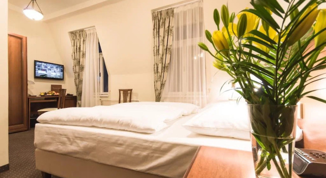 Spa Hotel Anglický Dvůr, Забронировать Отель Карловы Вары Карловарский край, рядом с Train Station Karlovy Vary