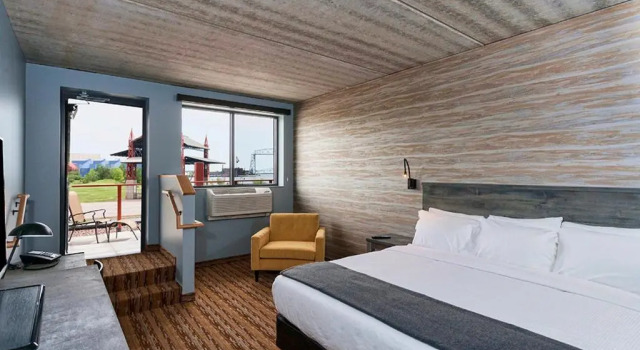 Номер Standard с балконом и с видом на гавань Pier B Resort