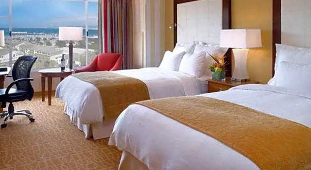 Номер Standard Monterey Marriott