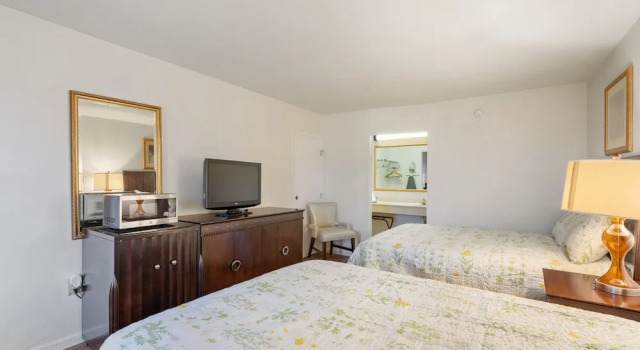 Номер Deluxe Williamsburg Suites