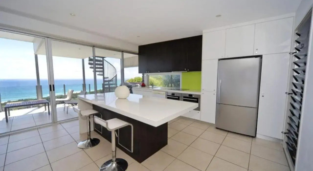 Oceanside 4 Bedrooms