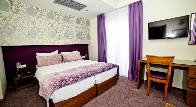 Classic Hotel Gala Split, Забронировать Отель Отели Подстраны 4 звезды, рядом с Частный Пляж «Вилла Палмс Апартментс Никса Рузич», 4*