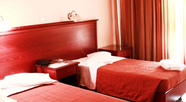 Трёхместный номер Standard Apollo Hotel