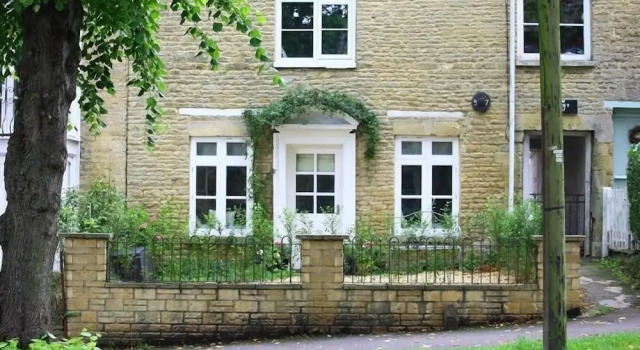 Коттедж Hare House