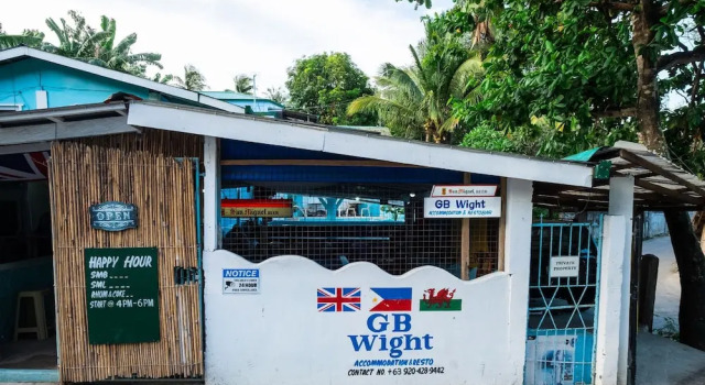 GB Wight Accommodation and Restobar, Rezerwuj Hotel Hotele w Puerto Galera z basenem, Basen