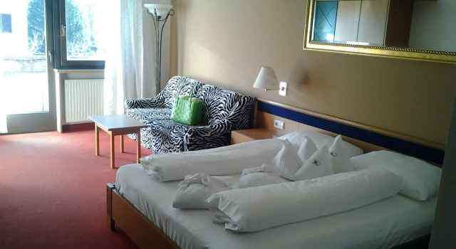Alphotel Stocker