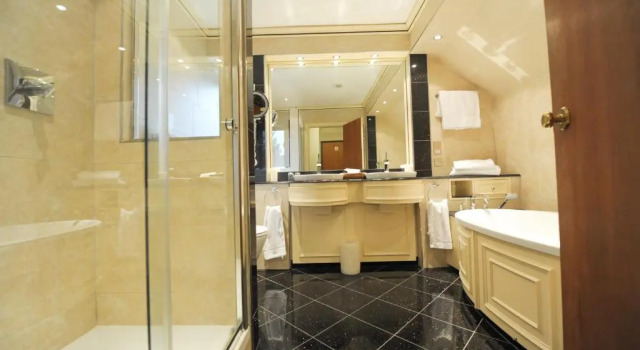 Люкс с видом на сад Fredricks Hotel & Spa
