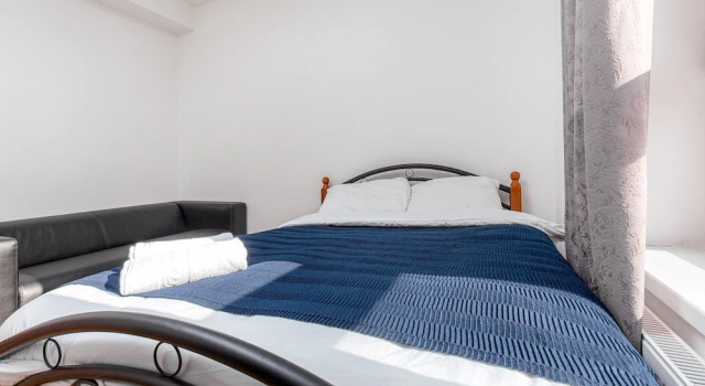 Broxbourne House - Deluxe Guest Room 2