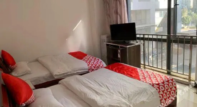 Queensway Courtesy Guest House (Lo Lion Bay), Book Guesthouse Kunming Yunnan, near South Coach Station