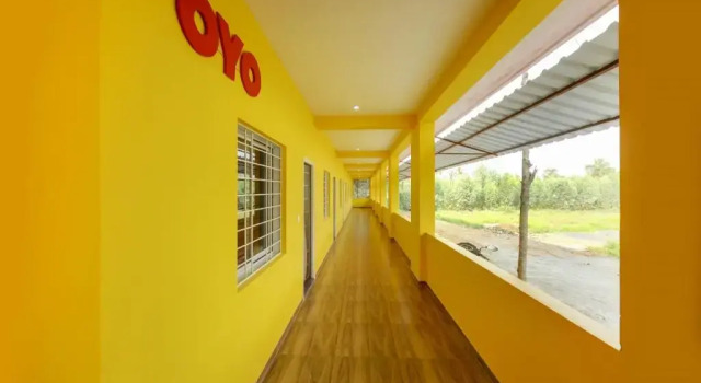 Auro 7eleven by OYO Rooms