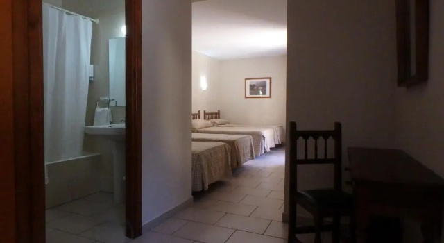 Четырёхместный номер Standard Hotel Xalet Besolí