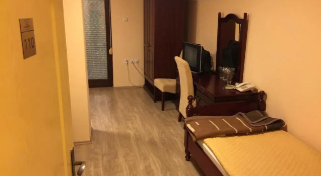 Трёхместный номер Deluxe Bed & Breakfast Karavan