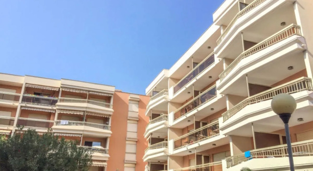 Les Platanes 17114