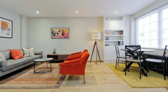 Коттедж 2 Bedroom Mews House, Marble Arch