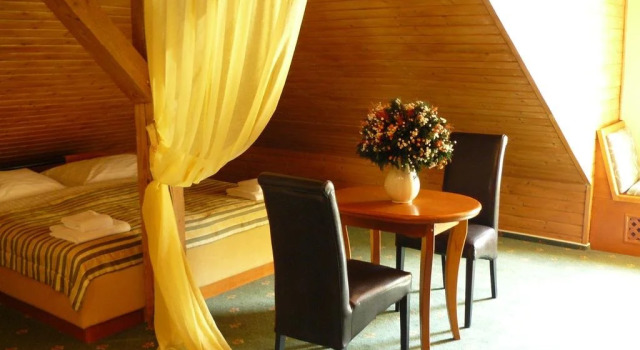 Hotel Zlatý Orel, Забронировать Отель Остравице Beskids
