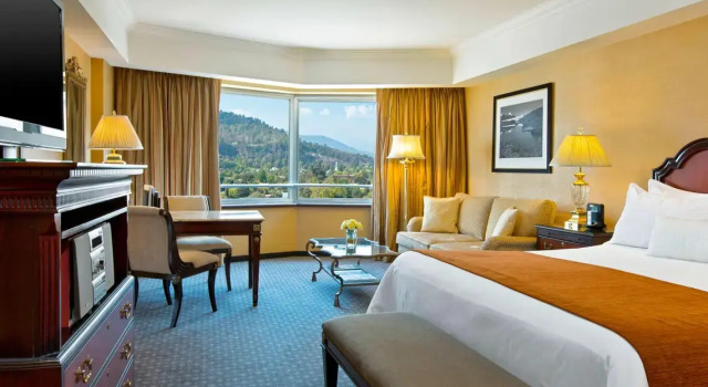 Двухместный клубный номер Sheraton Santiago Hotel & Convention Center