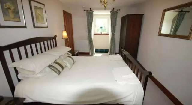 Dunlichity House Bed and Breakfast, Book Hotel  