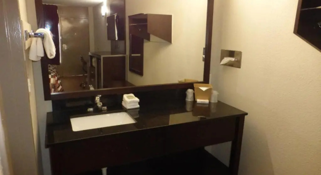 Четырёхместный номер Deluxe Red Roof Inn Corpus Christi North - Near Downtown